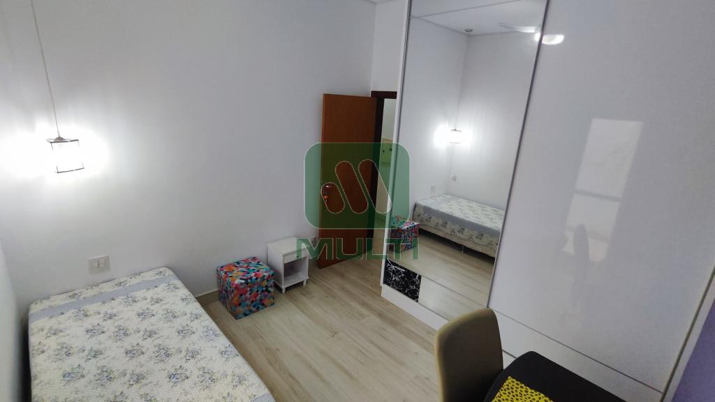 Casa de Condomínio à venda com 3 quartos, 245m² - Foto 19