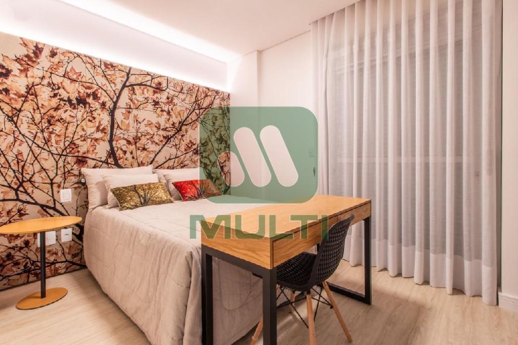 Apartamento à venda com 4 quartos, 216m² - Foto 10