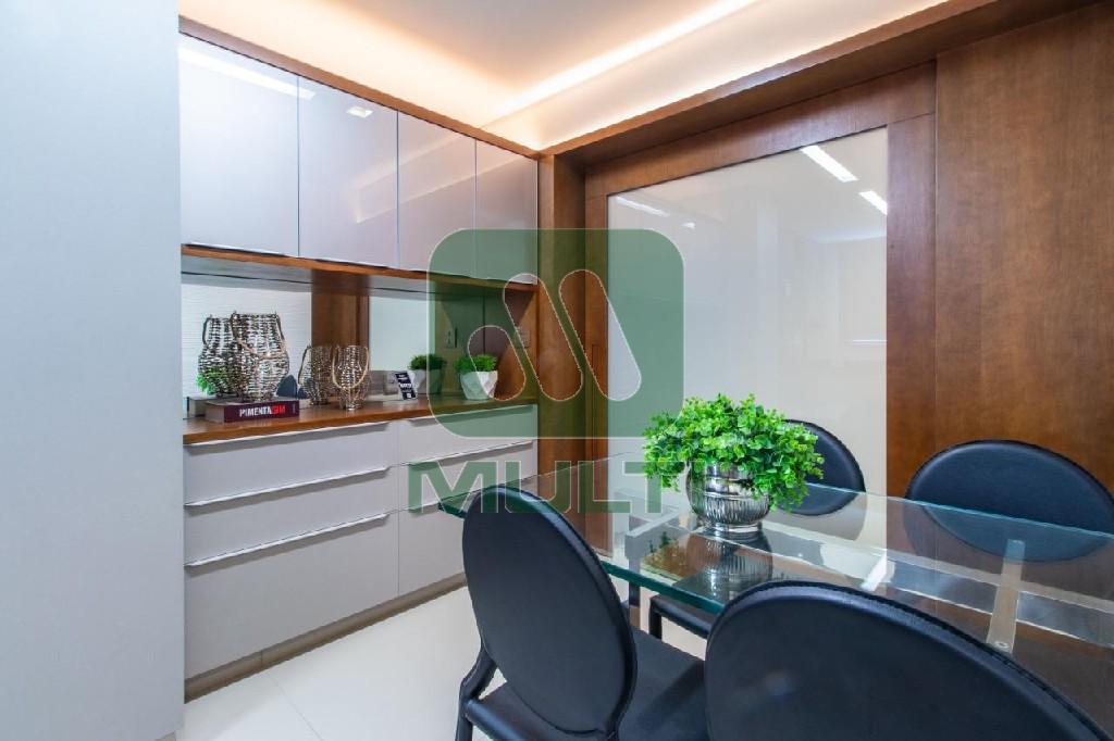 Apartamento à venda com 4 quartos, 216m² - Foto 11