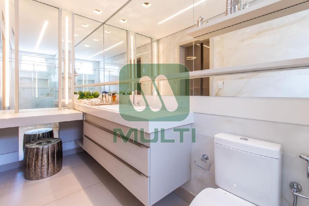 Apartamento à venda com 4 quartos, 216m² - Foto 12