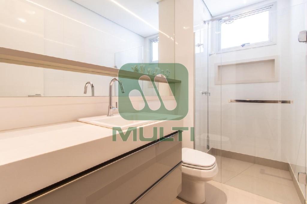 Apartamento à venda com 4 quartos, 216m² - Foto 13