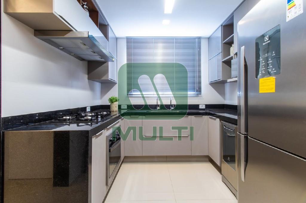 Apartamento à venda com 4 quartos, 216m² - Foto 14