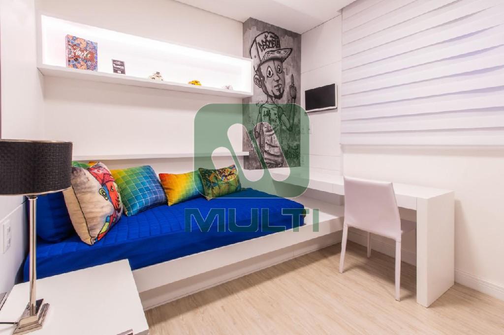 Apartamento à venda com 4 quartos, 216m² - Foto 23