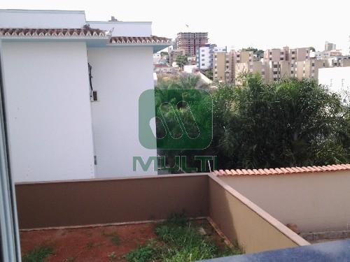 Casa à venda com 3 quartos, 200m² - Foto 9