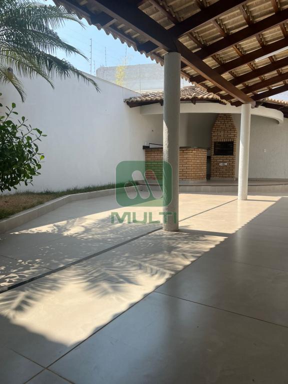 Casa à venda com 3 quartos, 250m² - Foto 16