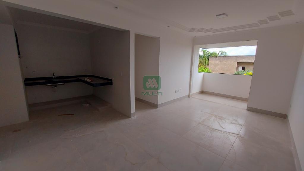 Apartamento à venda com 3 quartos, 80m² - Foto 1