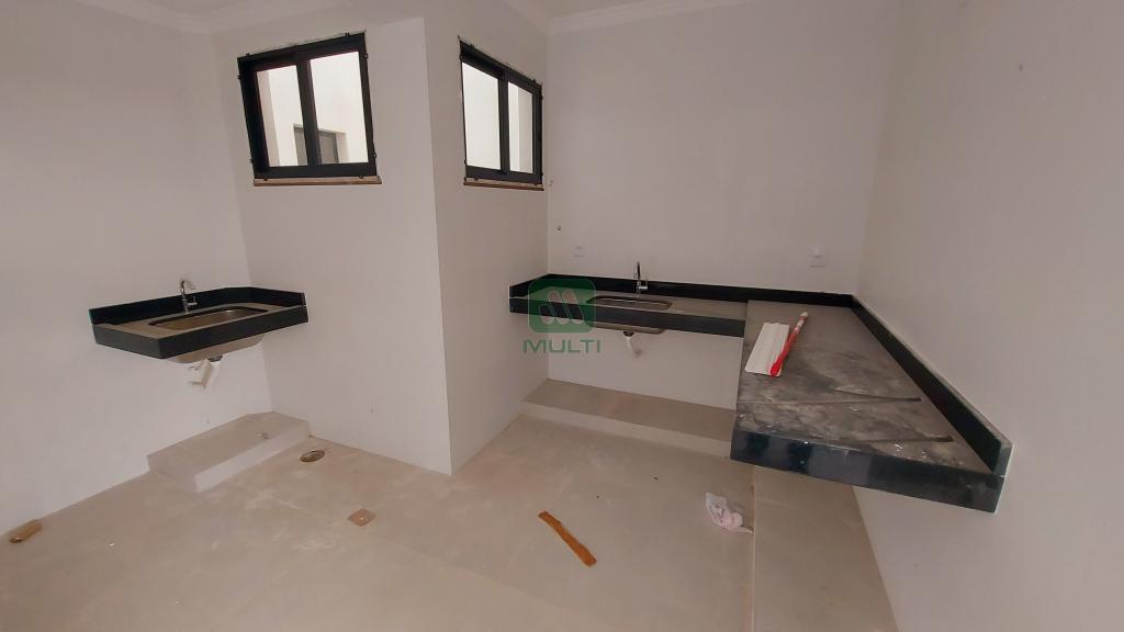 Apartamento à venda com 3 quartos, 80m² - Foto 4