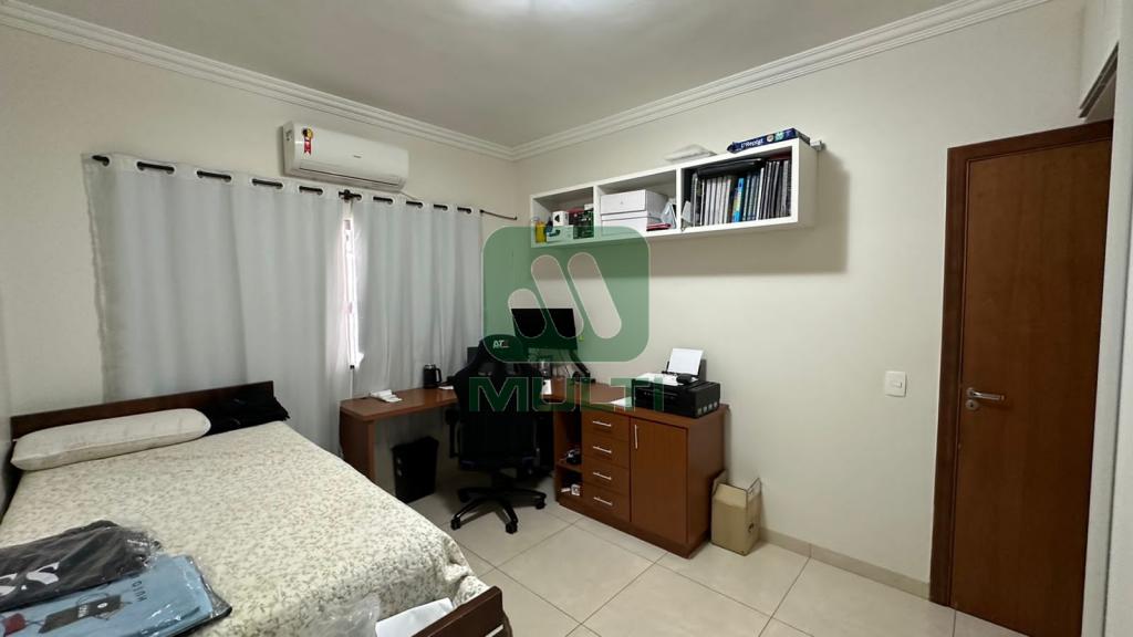 Casa à venda com 4 quartos, 300m² - Foto 22