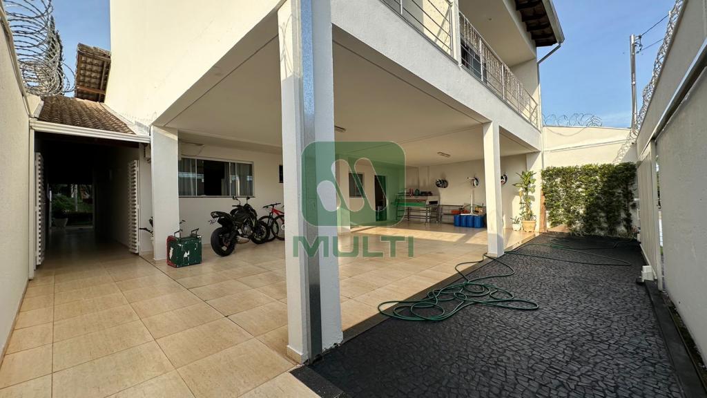 Casa à venda com 4 quartos, 300m² - Foto 28