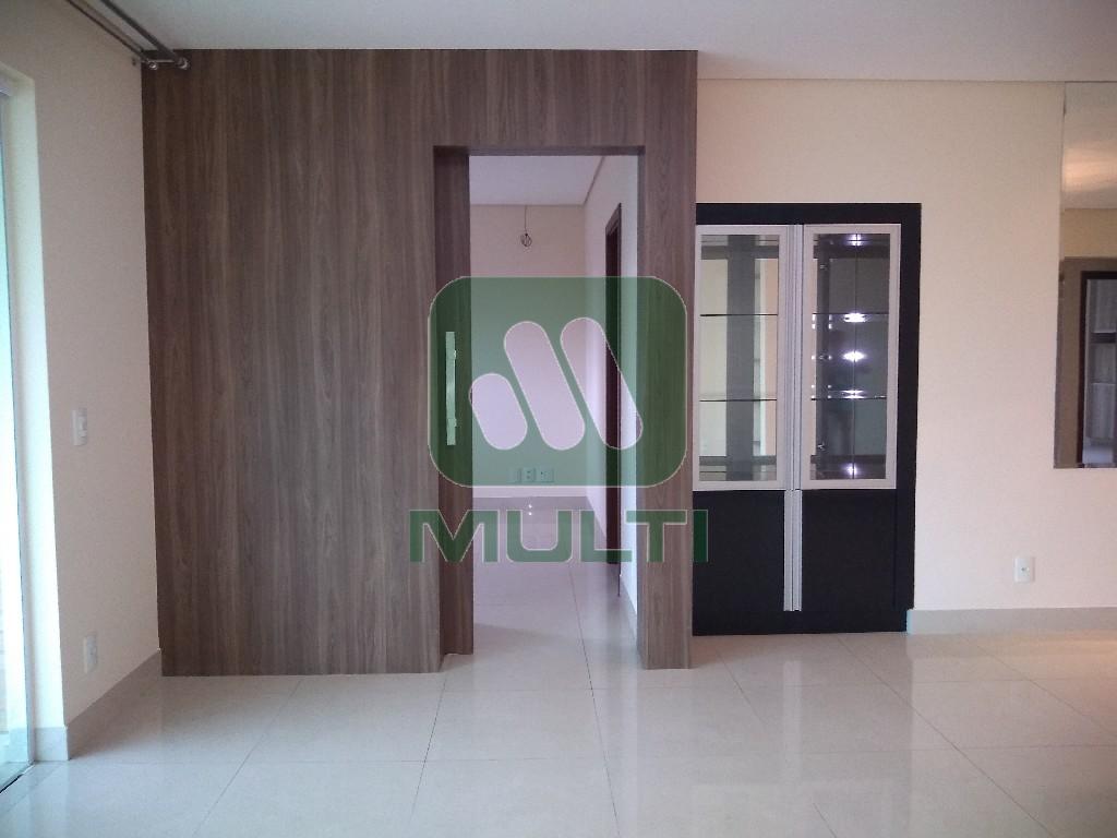 Apartamento à venda com 3 quartos, 184m² - Foto 3