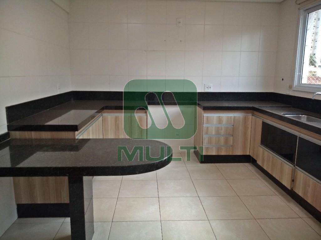 Apartamento à venda com 3 quartos, 184m² - Foto 23