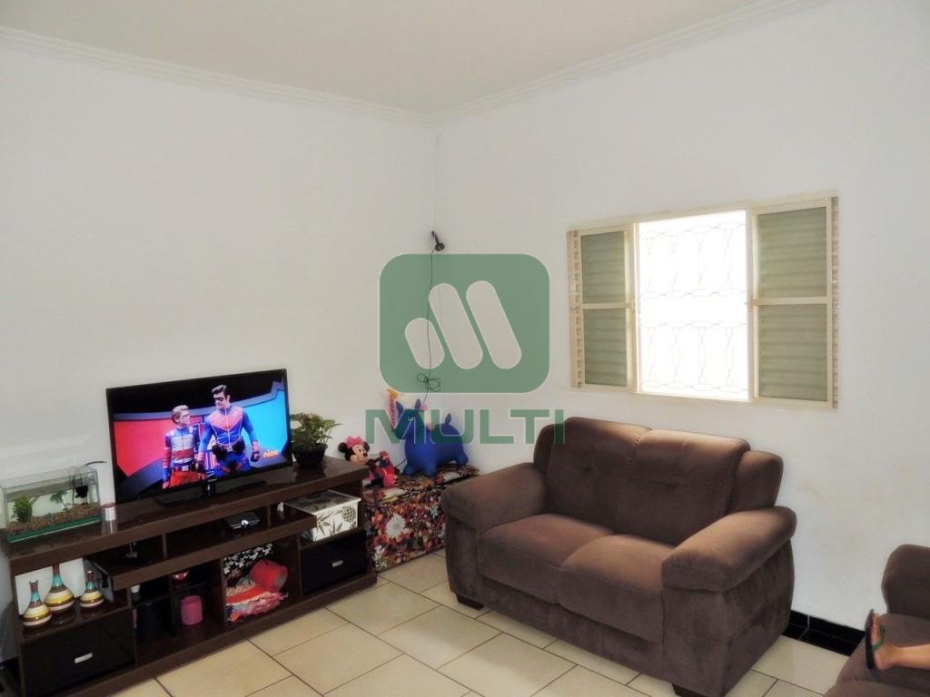 Casa à venda com 3 quartos, 120m² - Foto 2