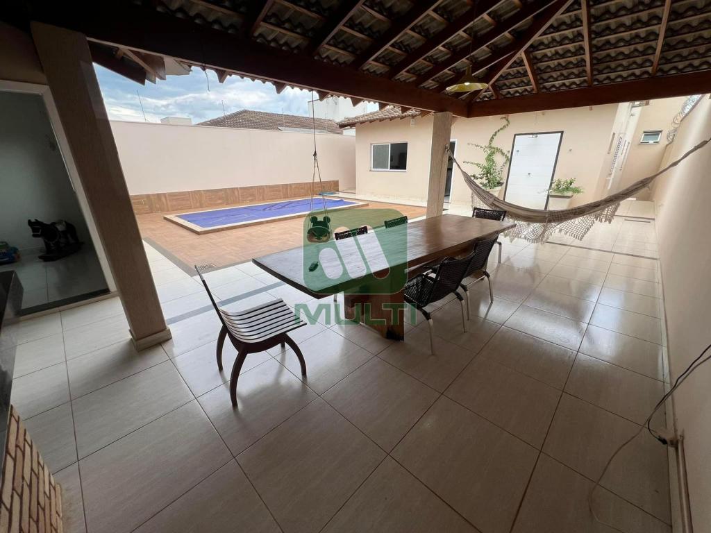 Casa à venda com 3 quartos, 350m² - Foto 24