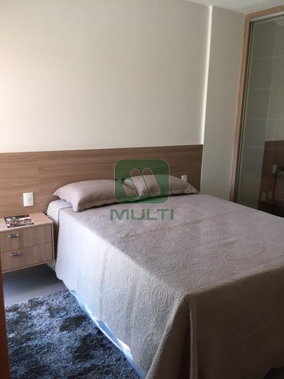 Apartamento à venda com 3 quartos, 111m² - Foto 2