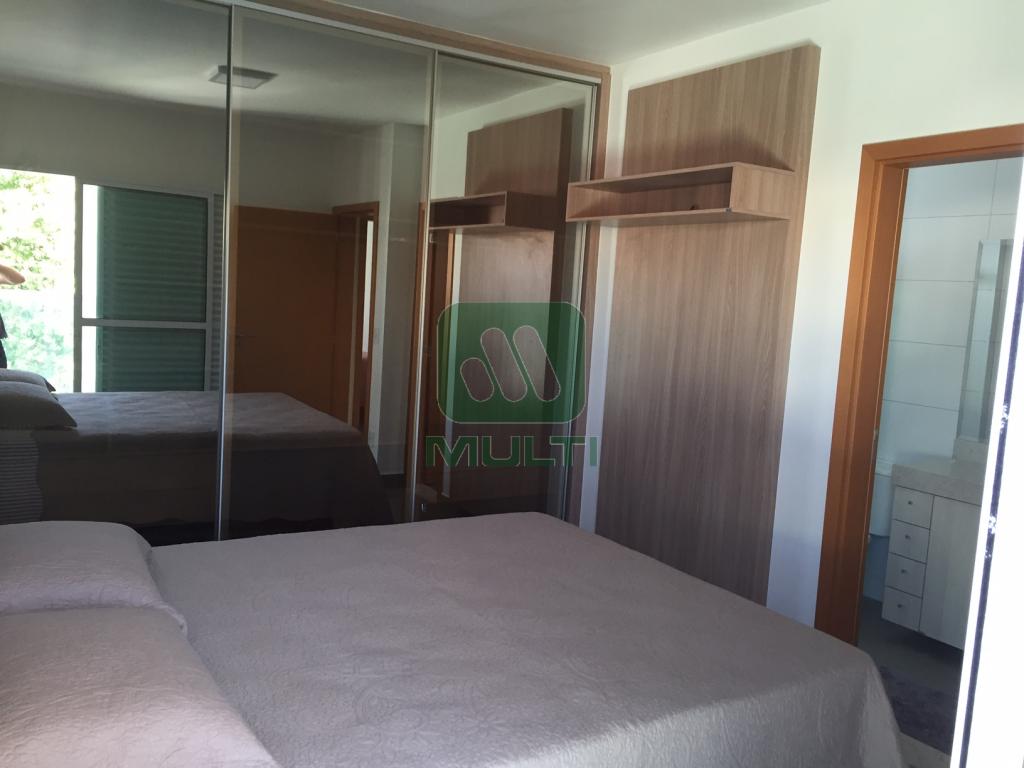 Apartamento à venda com 3 quartos, 111m² - Foto 4