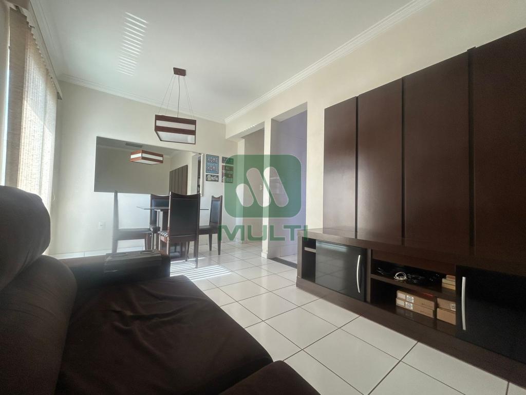 Apartamento à venda com 2 quartos, 67m² - Foto 1