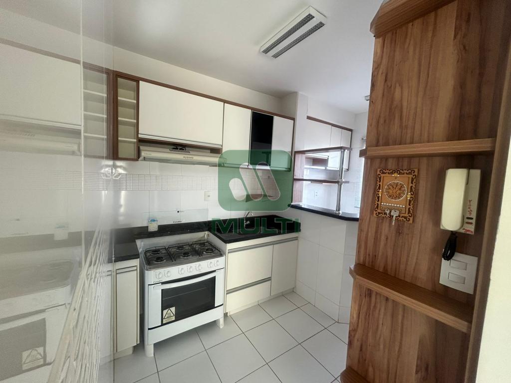 Apartamento à venda com 2 quartos, 67m² - Foto 5