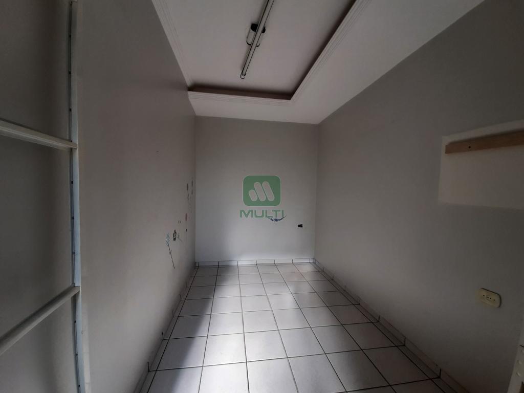 Casa à venda com 6 quartos, 297m² - Foto 16