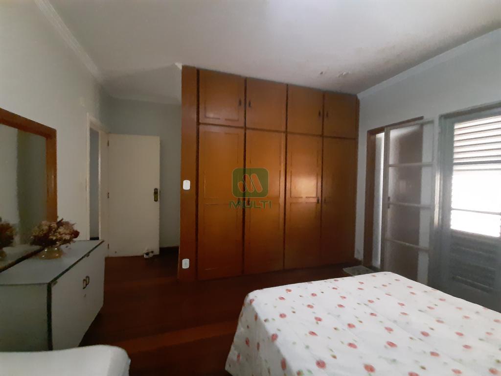 Casa à venda com 6 quartos, 297m² - Foto 22