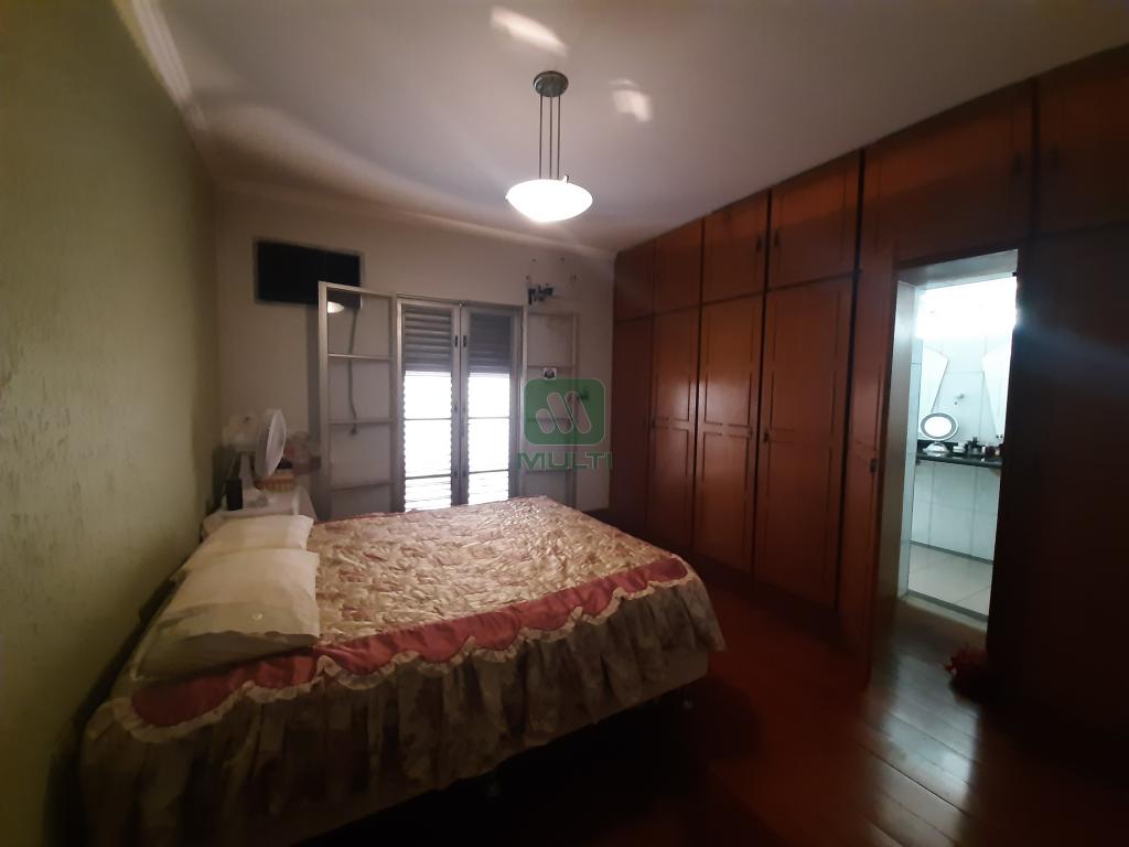 Casa à venda com 6 quartos, 297m² - Foto 27