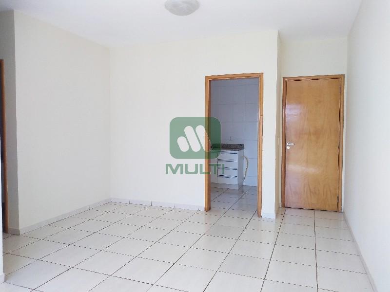 Apartamento à venda com 3 quartos, 68m² - Foto 2