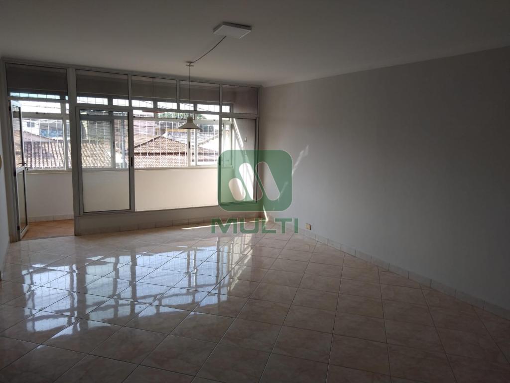 Apartamento à venda com 3 quartos, 140m² - Foto 1