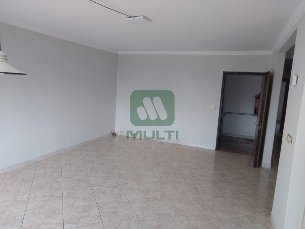 Apartamento à venda com 3 quartos, 140m² - Foto 3