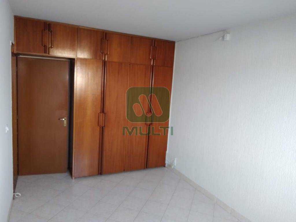 Apartamento à venda com 3 quartos, 140m² - Foto 11