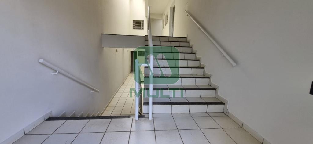 Prédio Inteiro à venda com 1 quarto, 248m² - Foto 3