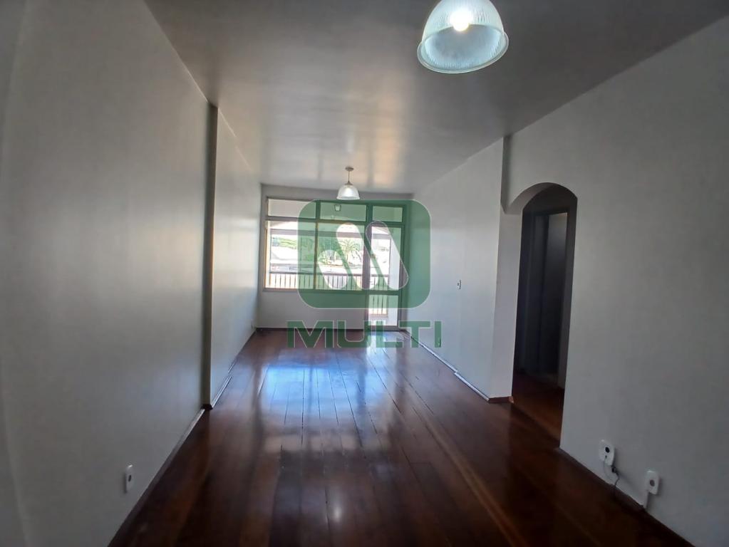 Apartamento à venda com 2 quartos, 70m² - Foto 1