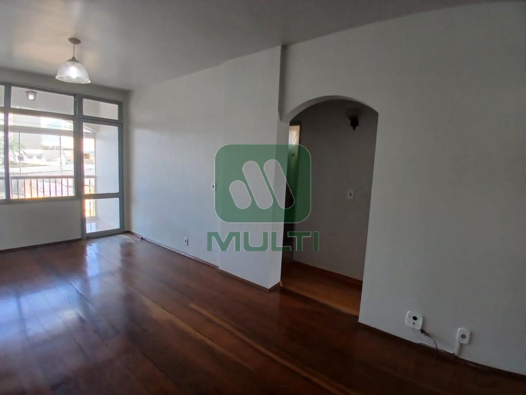 Apartamento à venda com 2 quartos, 70m² - Foto 4