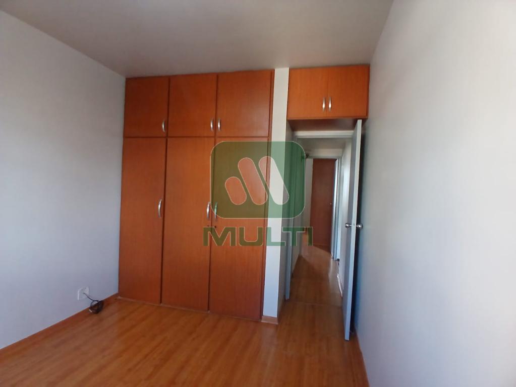 Apartamento à venda com 2 quartos, 70m² - Foto 6