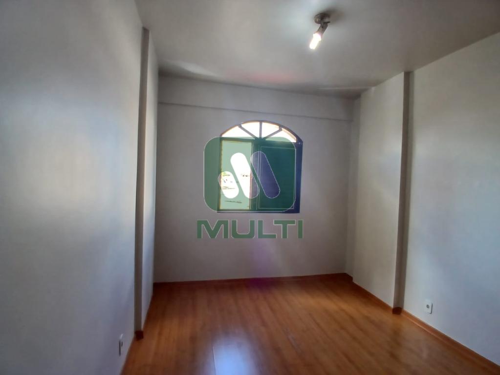 Apartamento à venda com 2 quartos, 70m² - Foto 7