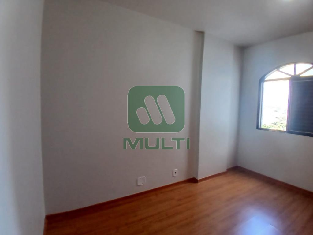 Apartamento à venda com 2 quartos, 70m² - Foto 9