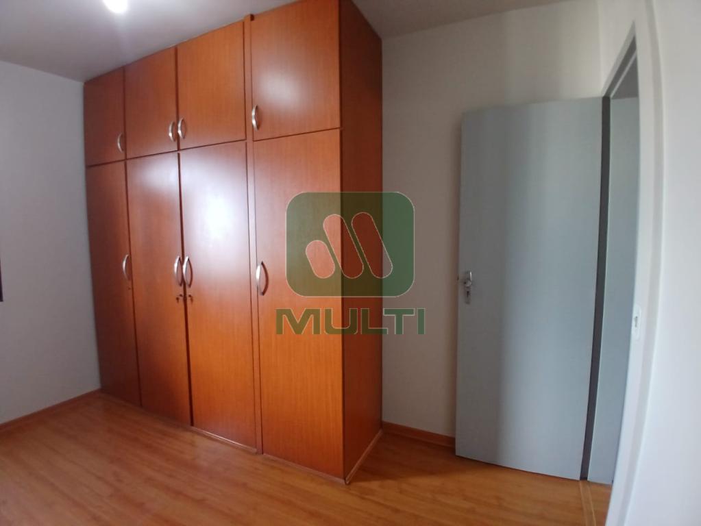 Apartamento à venda com 2 quartos, 70m² - Foto 13