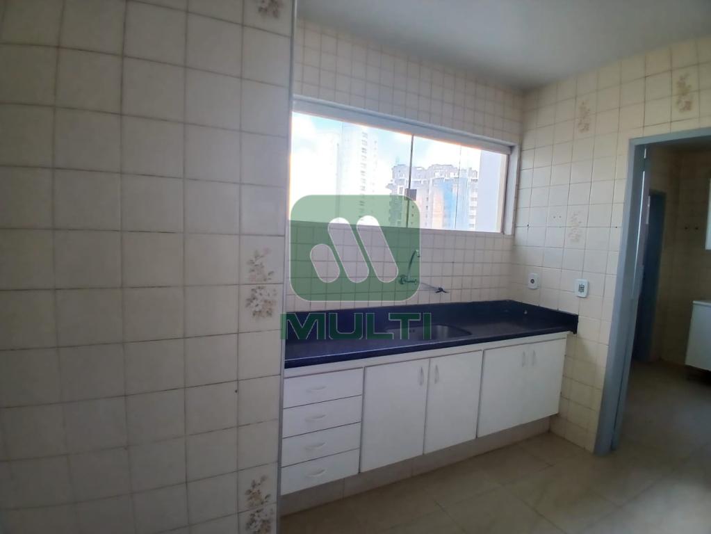 Apartamento à venda com 2 quartos, 70m² - Foto 14