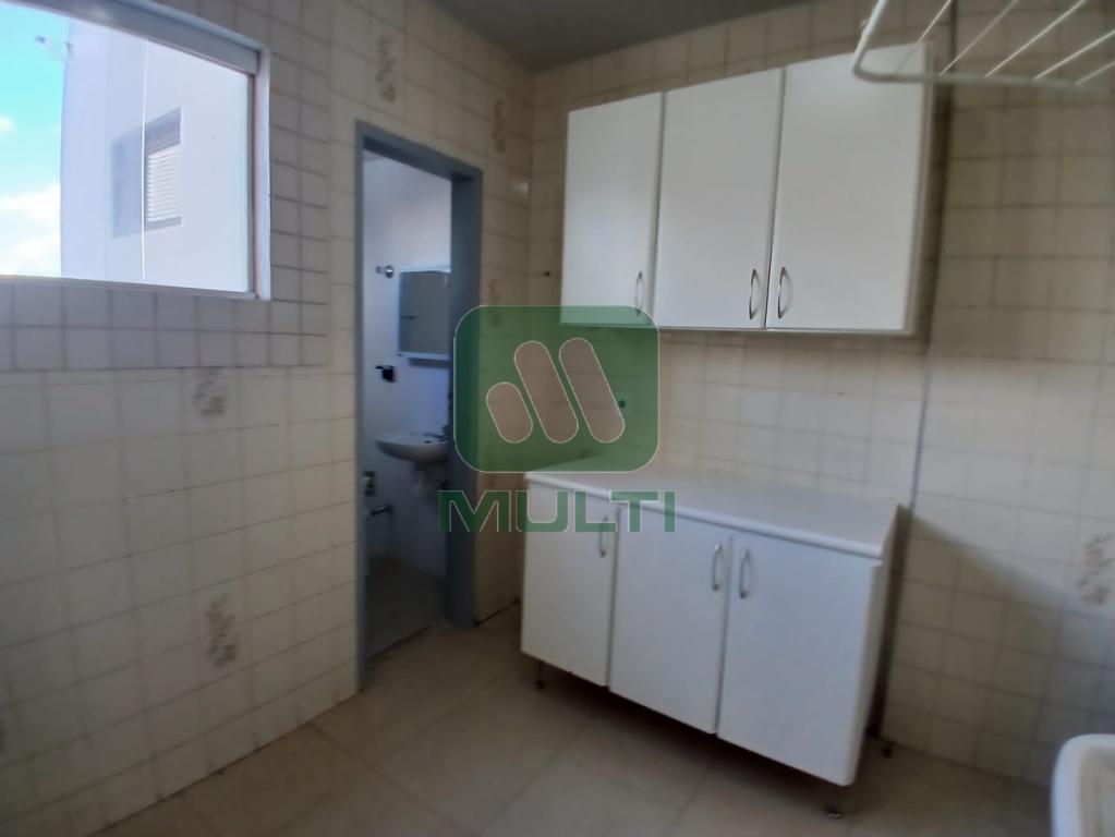 Apartamento à venda com 2 quartos, 70m² - Foto 17