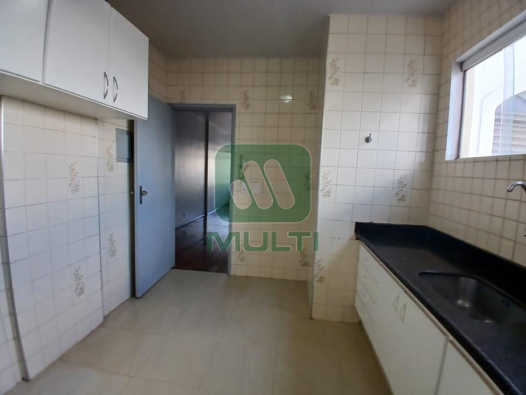 Apartamento à venda com 2 quartos, 70m² - Foto 20