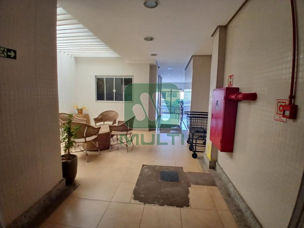 Apartamento à venda com 2 quartos, 70m² - Foto 23