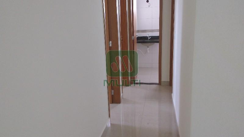 Apartamento à venda com 2 quartos, 58m² - Foto 2