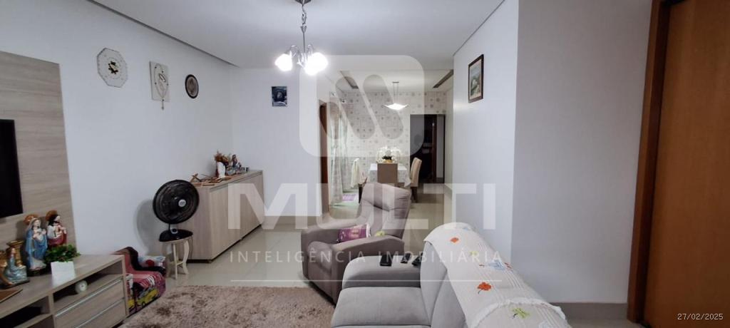 Casa à venda com 3 quartos, 160m² - Foto 4