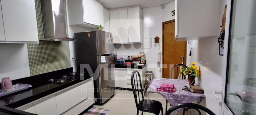 Casa à venda com 3 quartos, 160m² - Foto 8