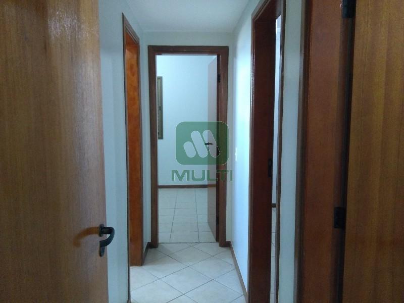 Apartamento à venda com 3 quartos, 87m² - Foto 4