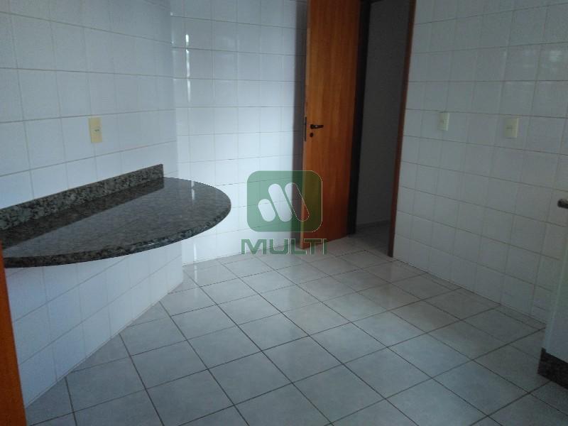 Apartamento à venda com 3 quartos, 87m² - Foto 12