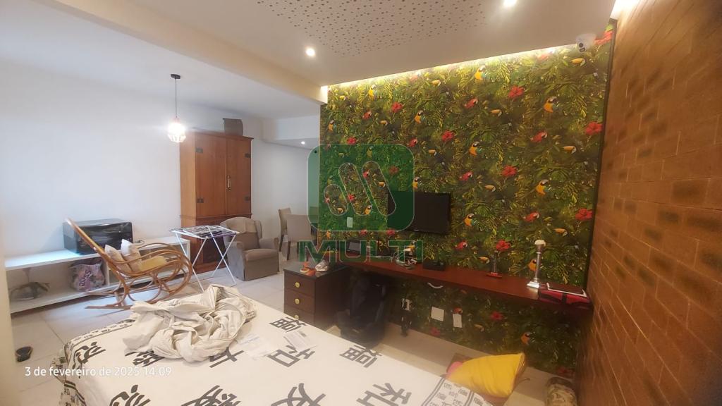 Casa de Condomínio à venda com 3 quartos, 165m² - Foto 1