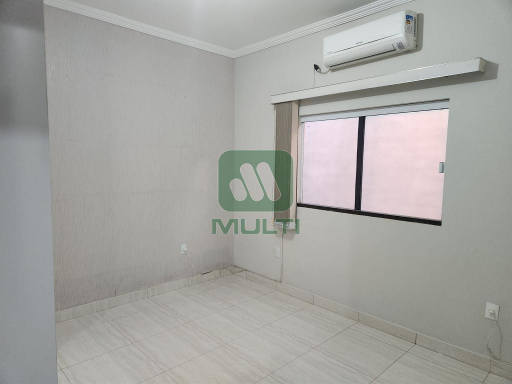 Casa à venda com 2 quartos, 190m² - Foto 9