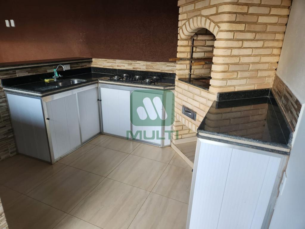 Casa à venda com 2 quartos, 190m² - Foto 17