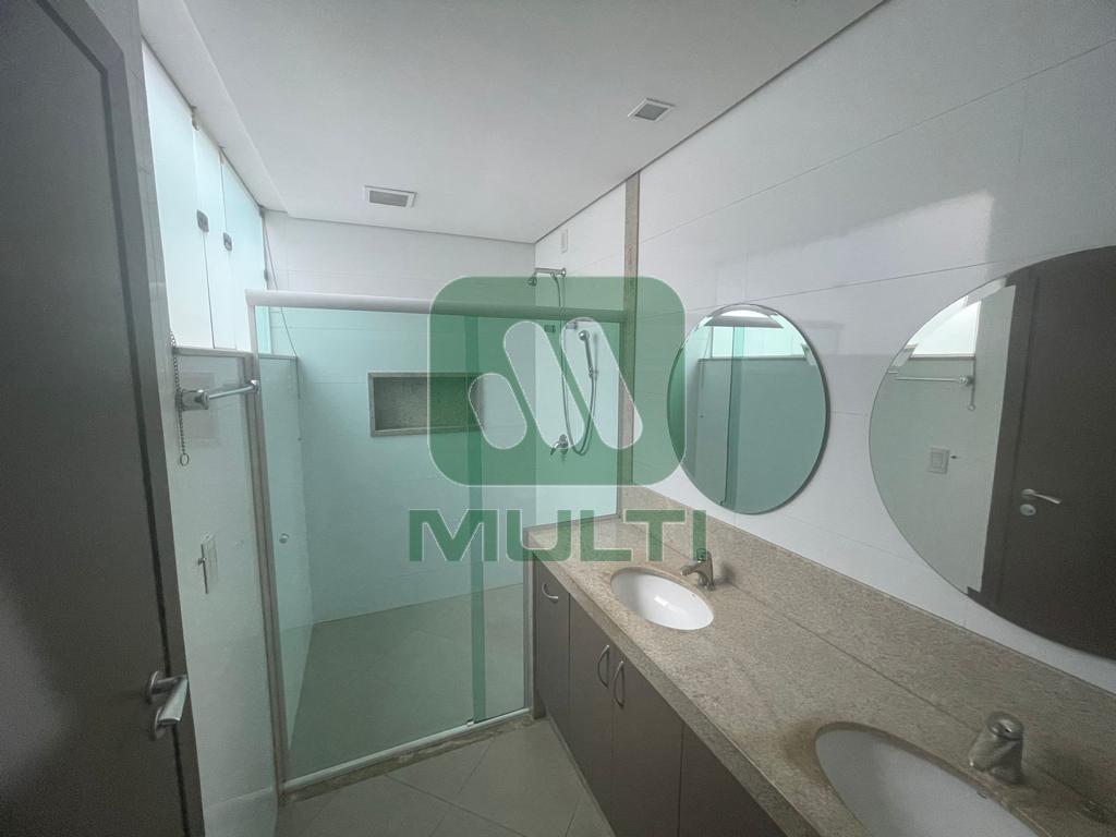 Casa à venda com 3 quartos, 250m² - Foto 12