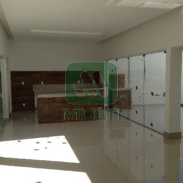 Casa à venda com 3 quartos, 290m² - Foto 1