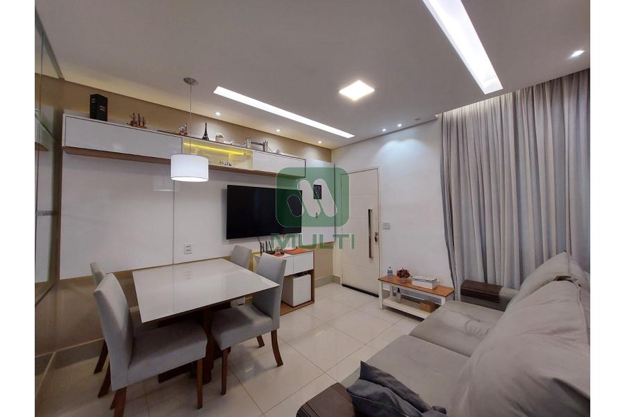 Apartamento à venda com 2 quartos, 62m² - Foto 1